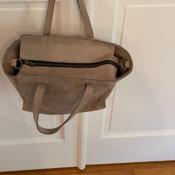 ABLE Fashionable Meles Handbag. Neutral. - Picture 3 of 6